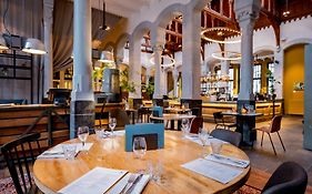 Post-Plaza Hotel & Grand Cafe